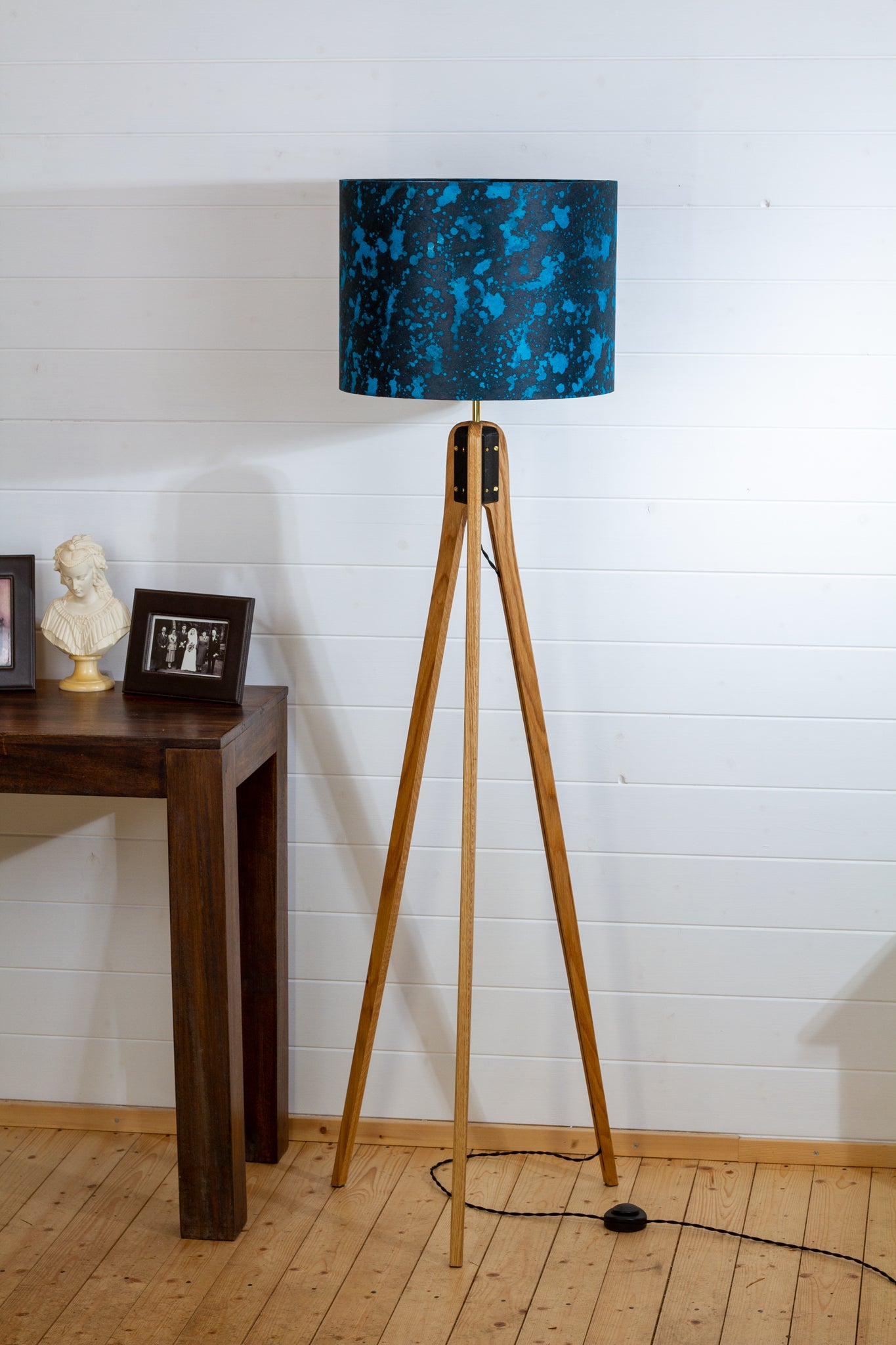 Oak Tripod Floor Lamp - B134 ~ Sea Sparkle