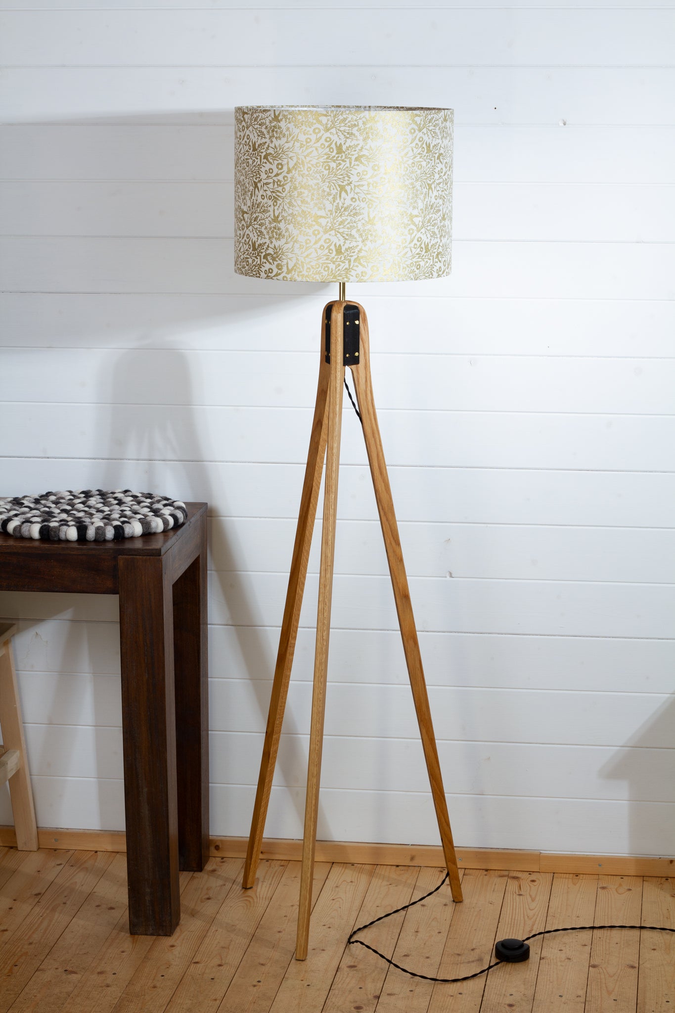 Oak Tripod Floor Lamp - B135 ~ Gold Birds