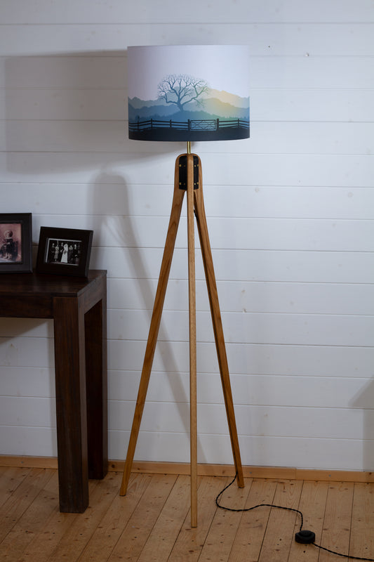 Landscape Tree/Gate Blue/Orange Oak Tripod