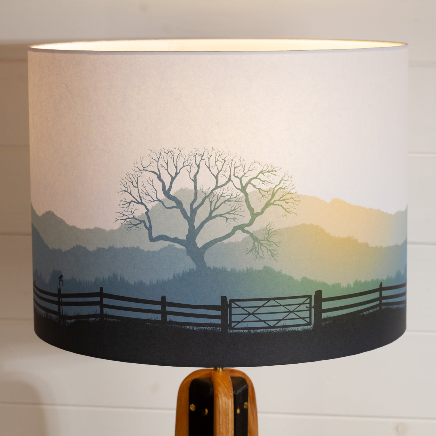 Landscape Tree/Gate Blue/Orange Oak Tripod