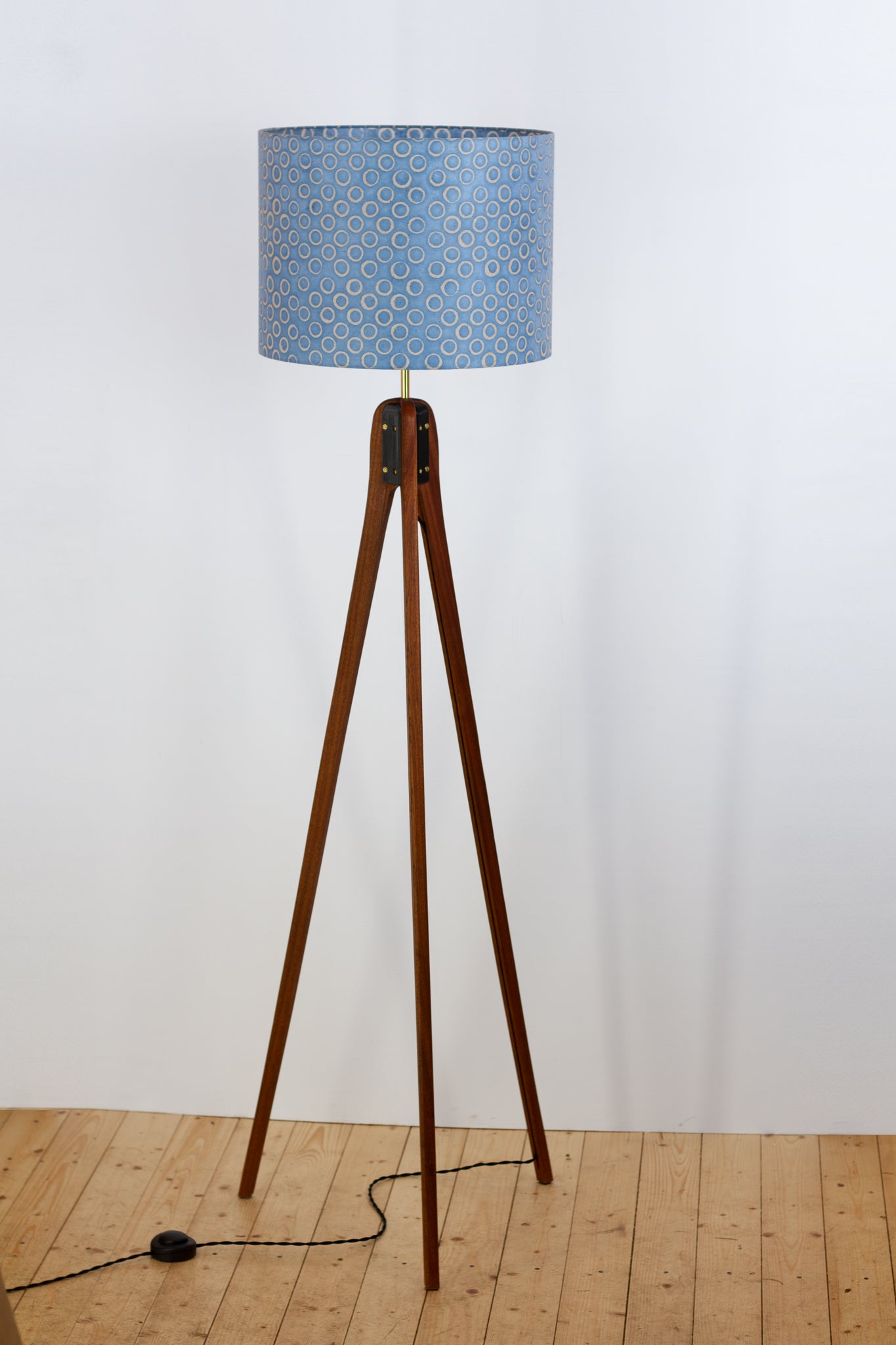 Sapele Tripod Floor Lamp - P72 - Batik Blue Circles