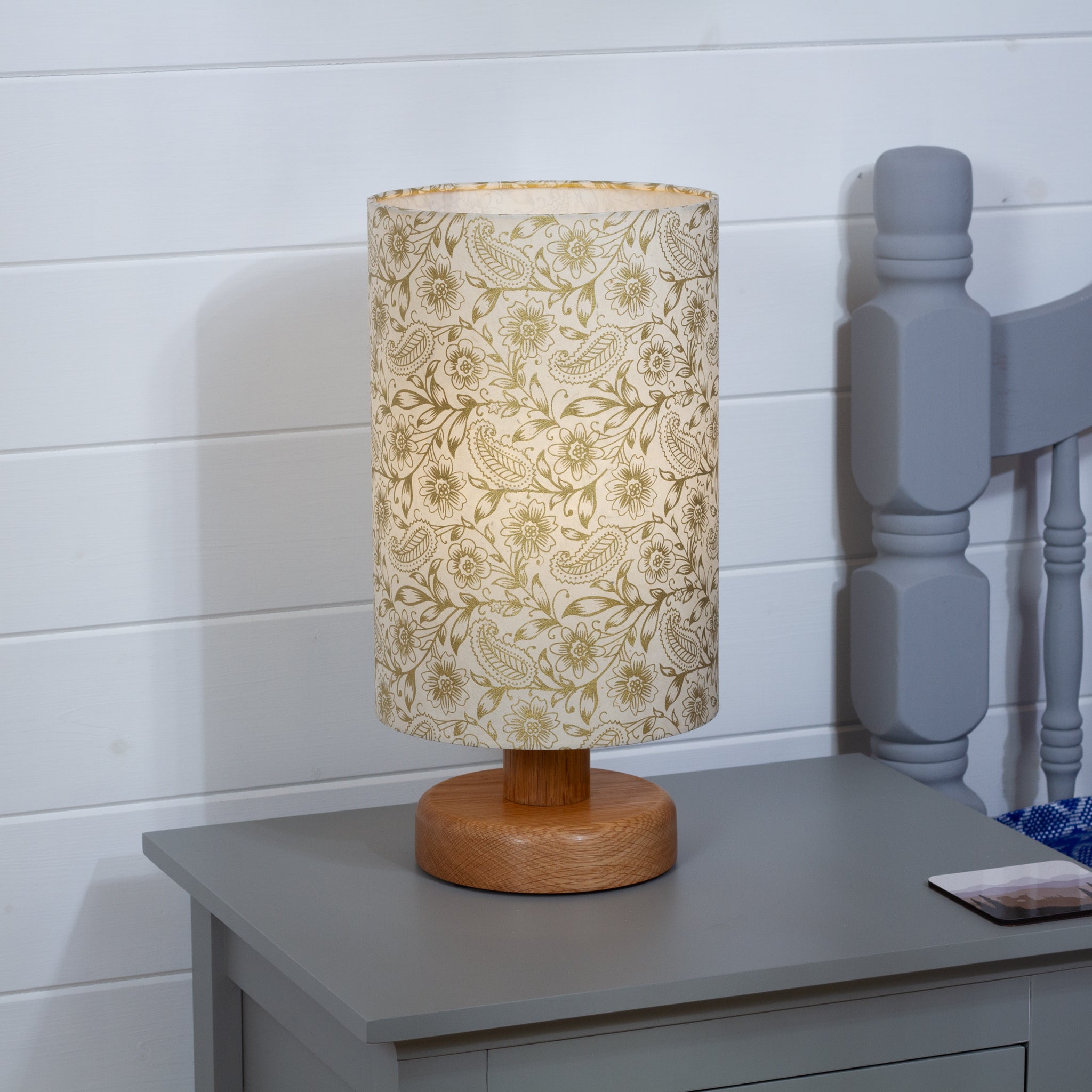 Outlet Oak table lamp