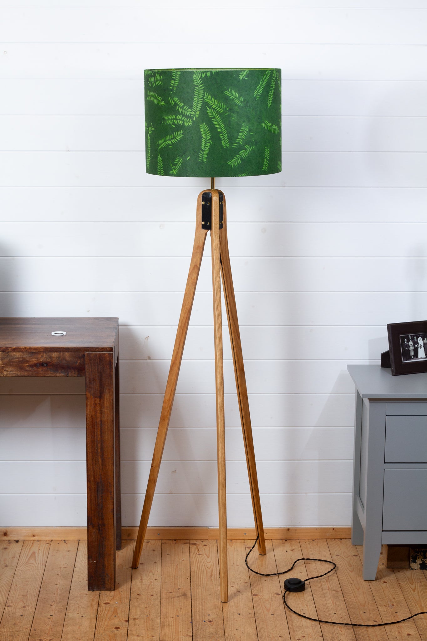 Oak Tripod Floor Lamp - P27 - Resistance Dyed Green Fern