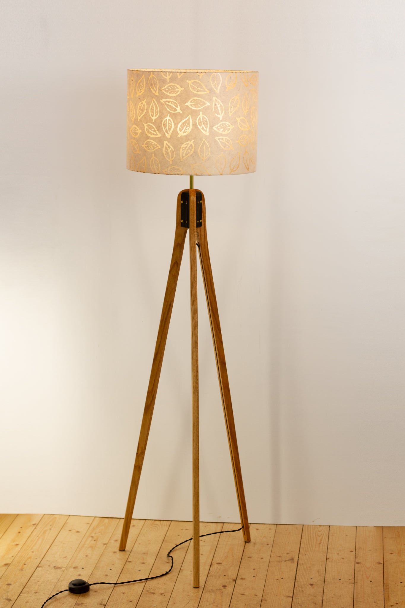 Oak Tripod Floor Lamp - P28 - Batik Leaf on Natural