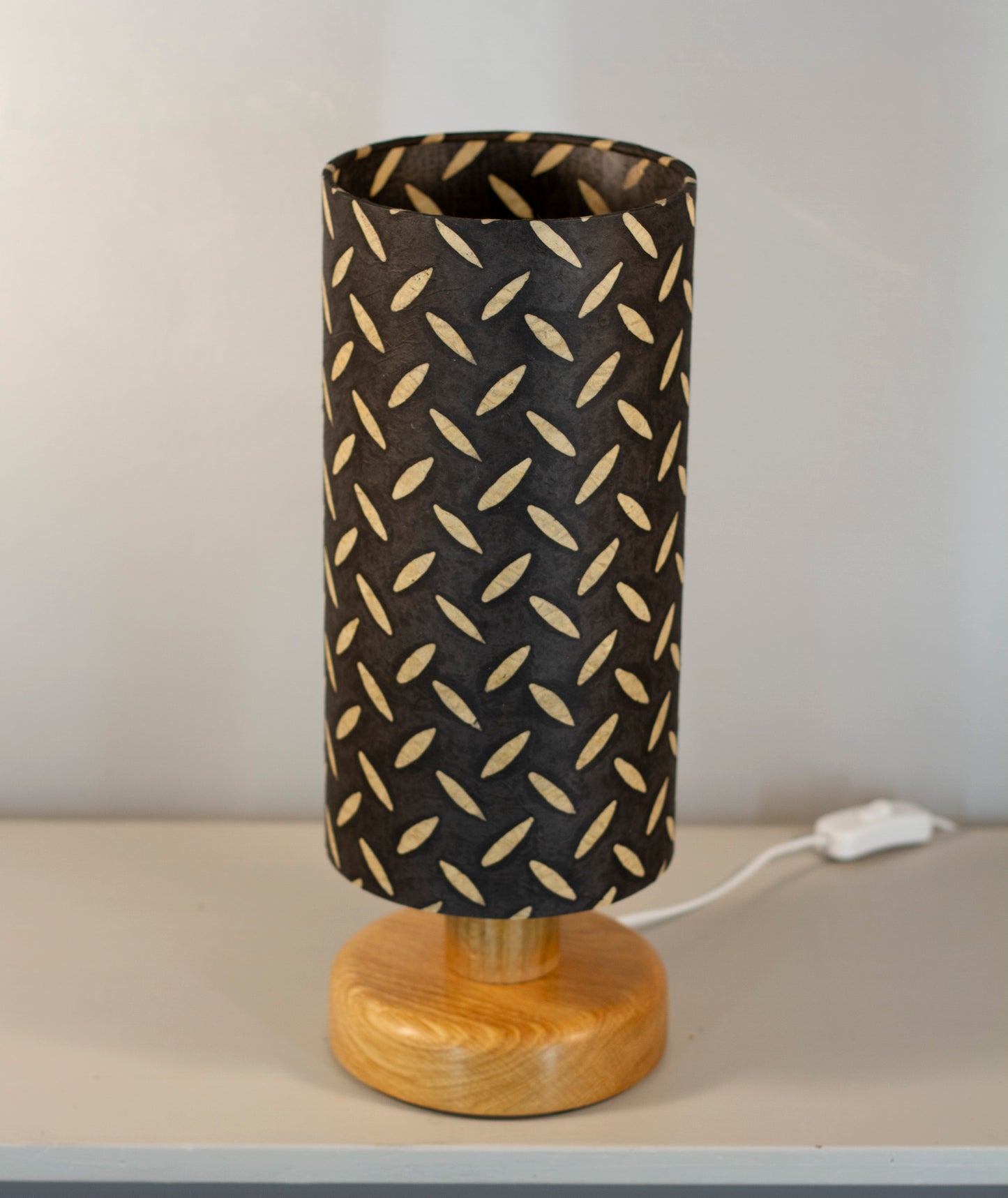 Round Oak Table Lamp with 15cm x 30cm Lampshade in P11 ~ Batik Tread Plate Black