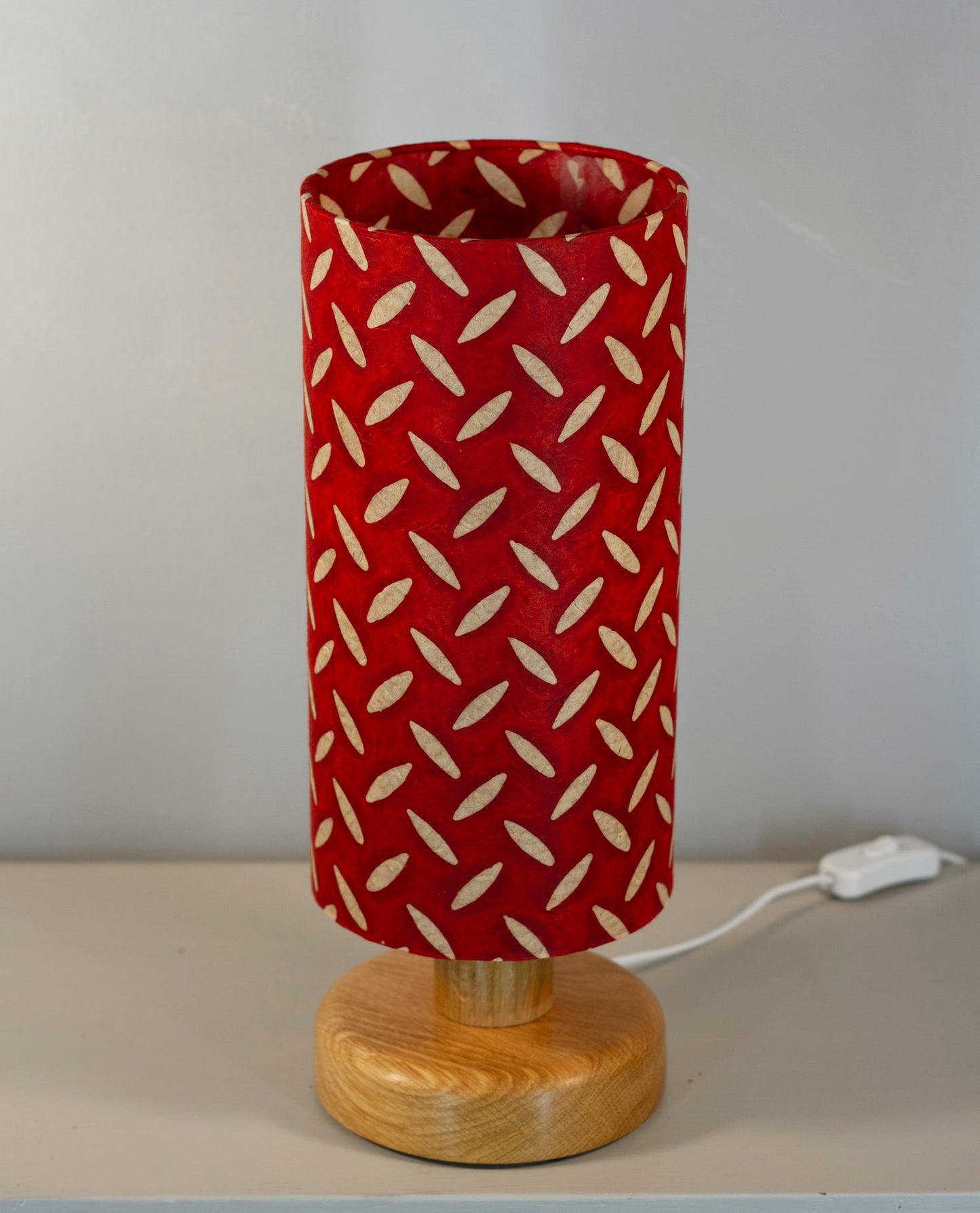 Round Oak Table Lamp with 15cm x 30cm Lampshade in P90 ~ Batik Tread Plate Red