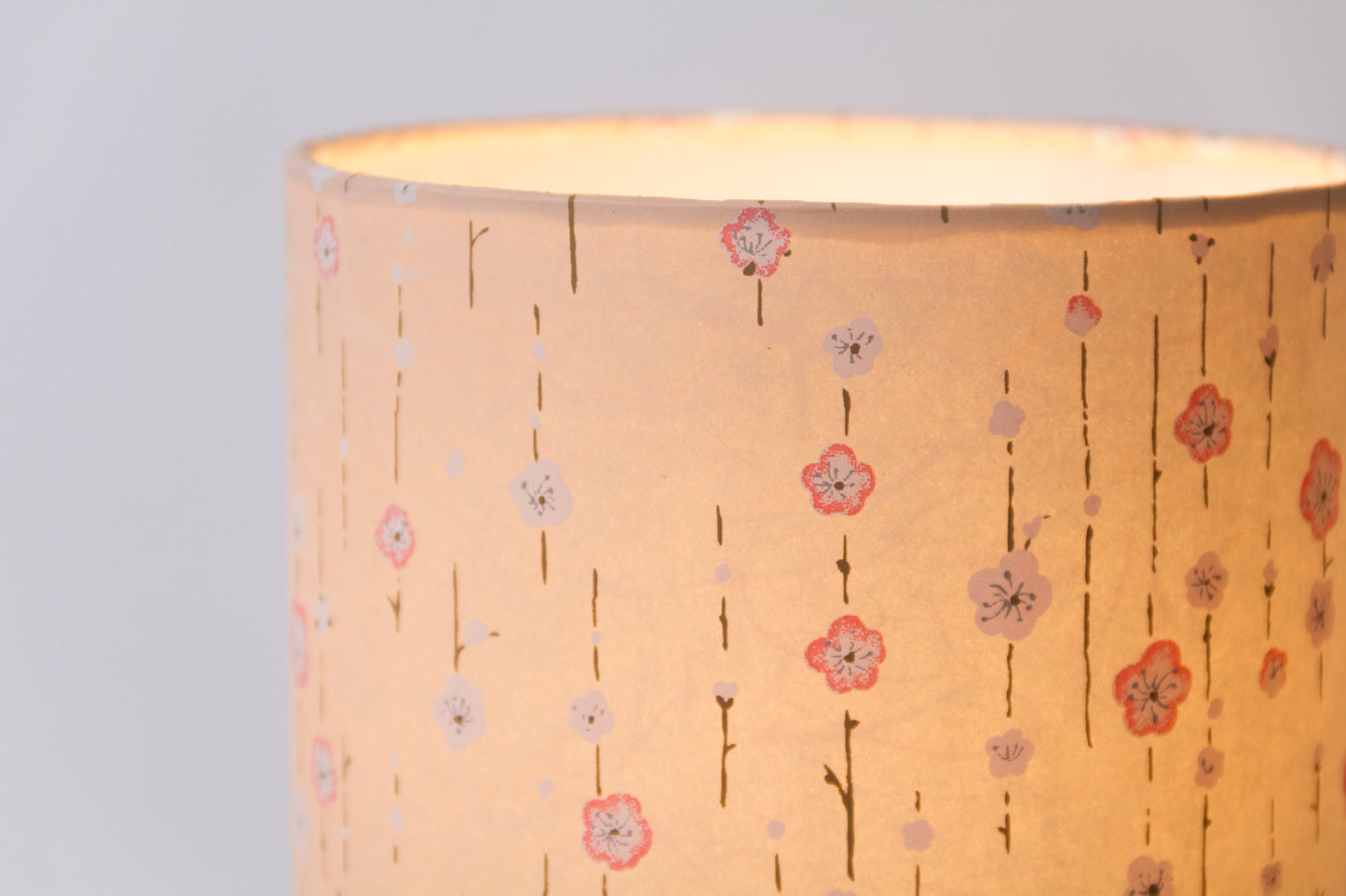 Oak Tripod Floor Lamp - W07 ~ Peach Daisies